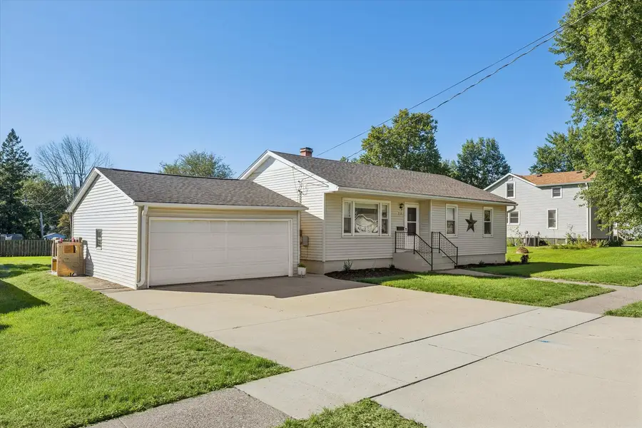 219 9th Avenue, De Witt, IA 52742 - #2