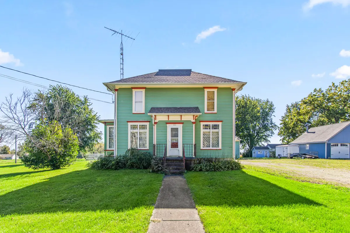 611 Chicago Road, Paw Paw, IL 61353 - #1