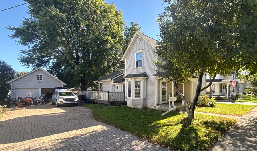 230 W Perry Street, Belvidere, IL 61008 - #2