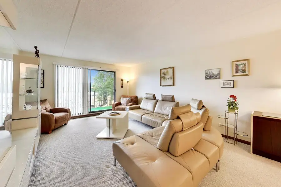 9346 Landings Lane #406, Des Plaines, IL 60016 - #2
