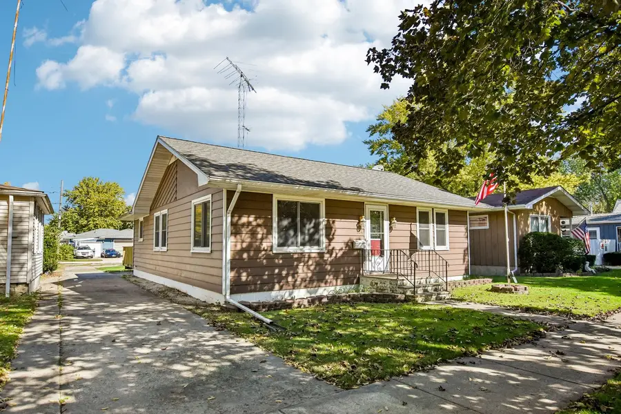 724 Douglas Street, Morris, IL 60450 - #2