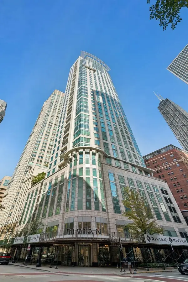 50 E Chestnut Street #3801, Chicago, IL 60611
