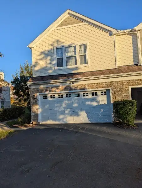1939 Cobblestone Drive, Carpentersville, IL 60110