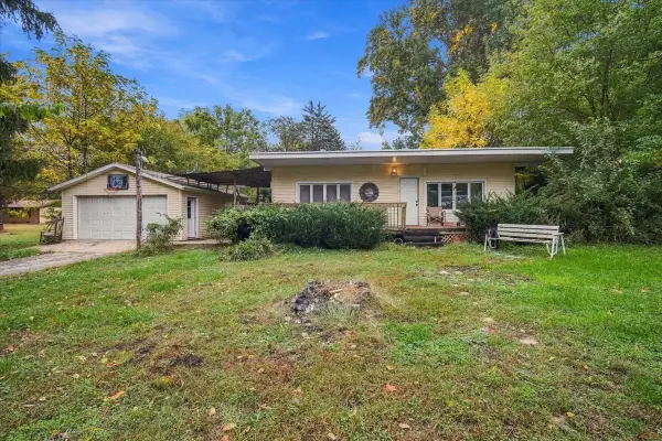 24451 Manor Drive, Hudson, IL 61748