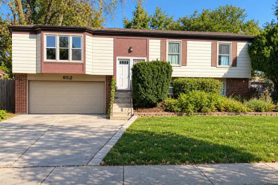 652 Banbury Way, Bolingbrook, IL 60440