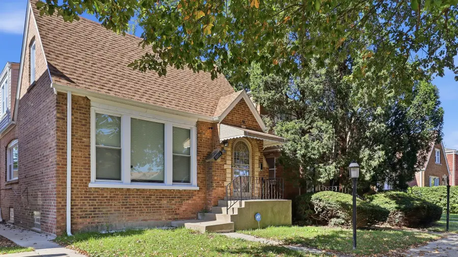 10054 S Saint Lawrence Avenue, Chicago, IL 60628 - #2