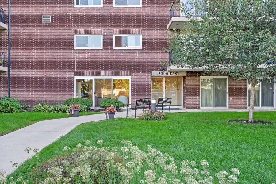 5300 Walnut Avenue #20a, Downers Grove, IL 60515 - #2