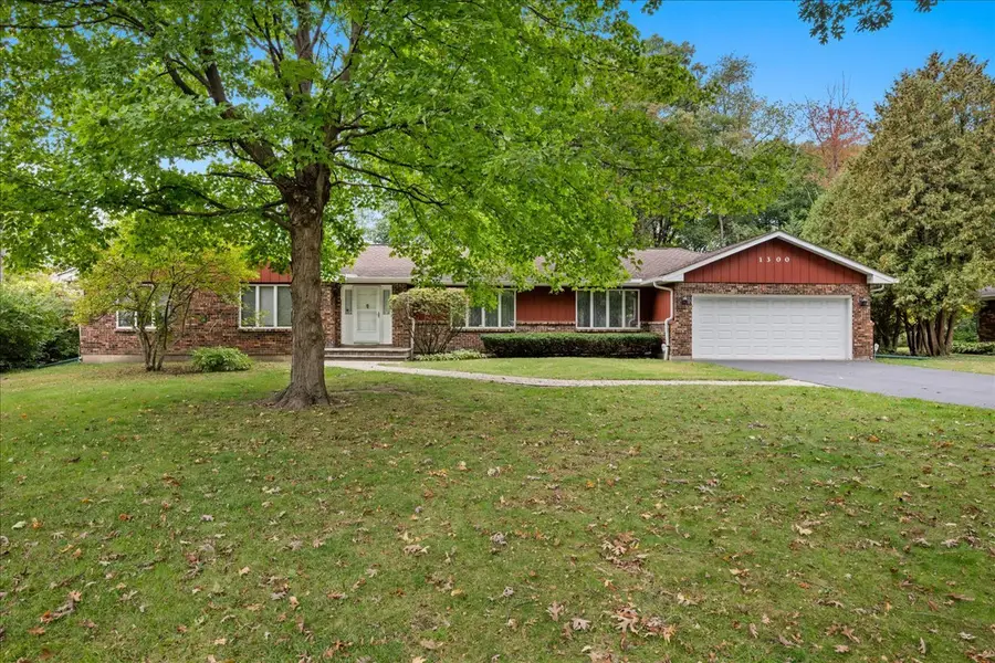1300 Woodland Drive, Aurora, IL 60505 - #2
