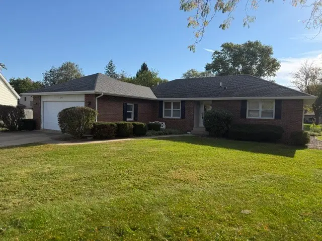 690 E Vicksburg Court, Bourbonnais, IL 60914 - #1