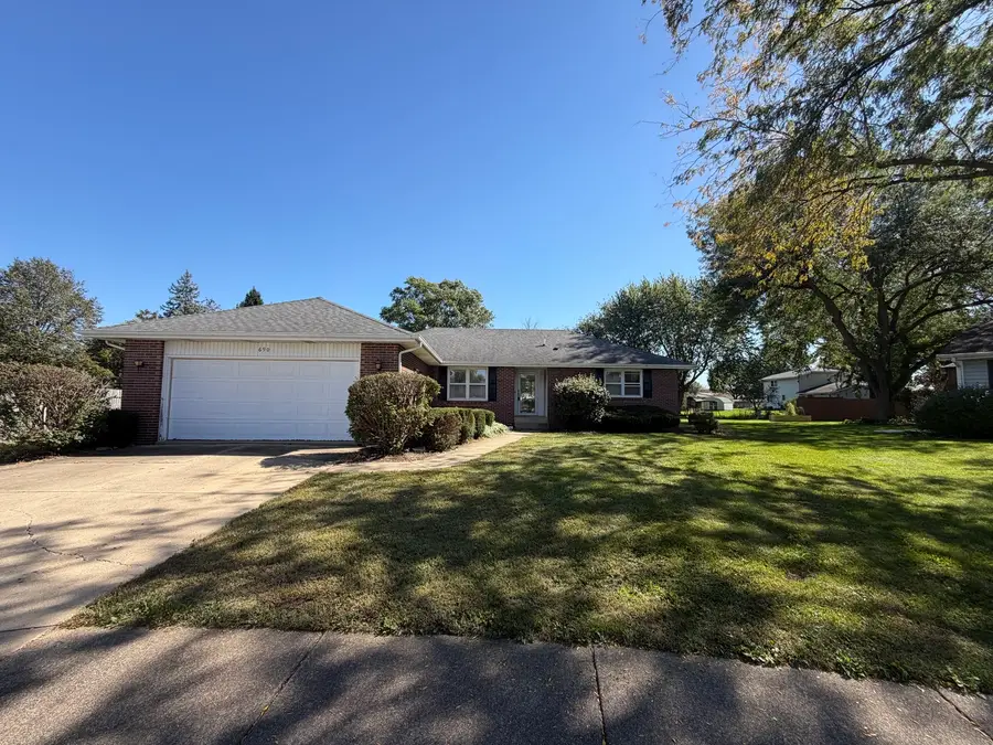 690 E Vicksburg Court, Bourbonnais, IL 60914 - #3