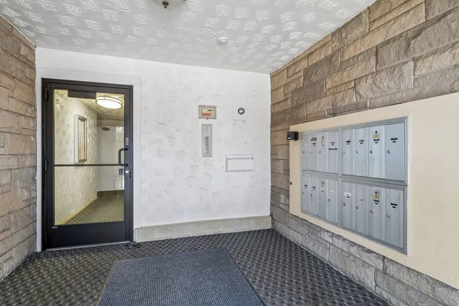 8836 N Western Avenue #1H, Des Plaines, IL 60016 - #3