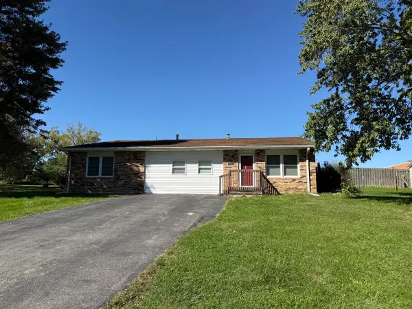 101 N East Street, Mahomet, IL 61853