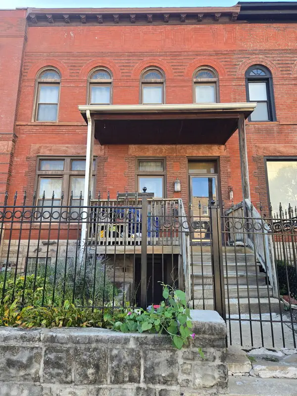3824 S Calumet Avenue, Chicago, IL 60653