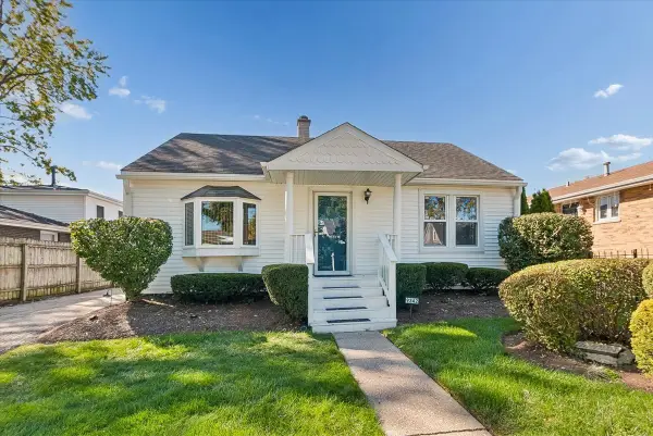 9342 S 81st Court, Hickory Hills, IL 60457
