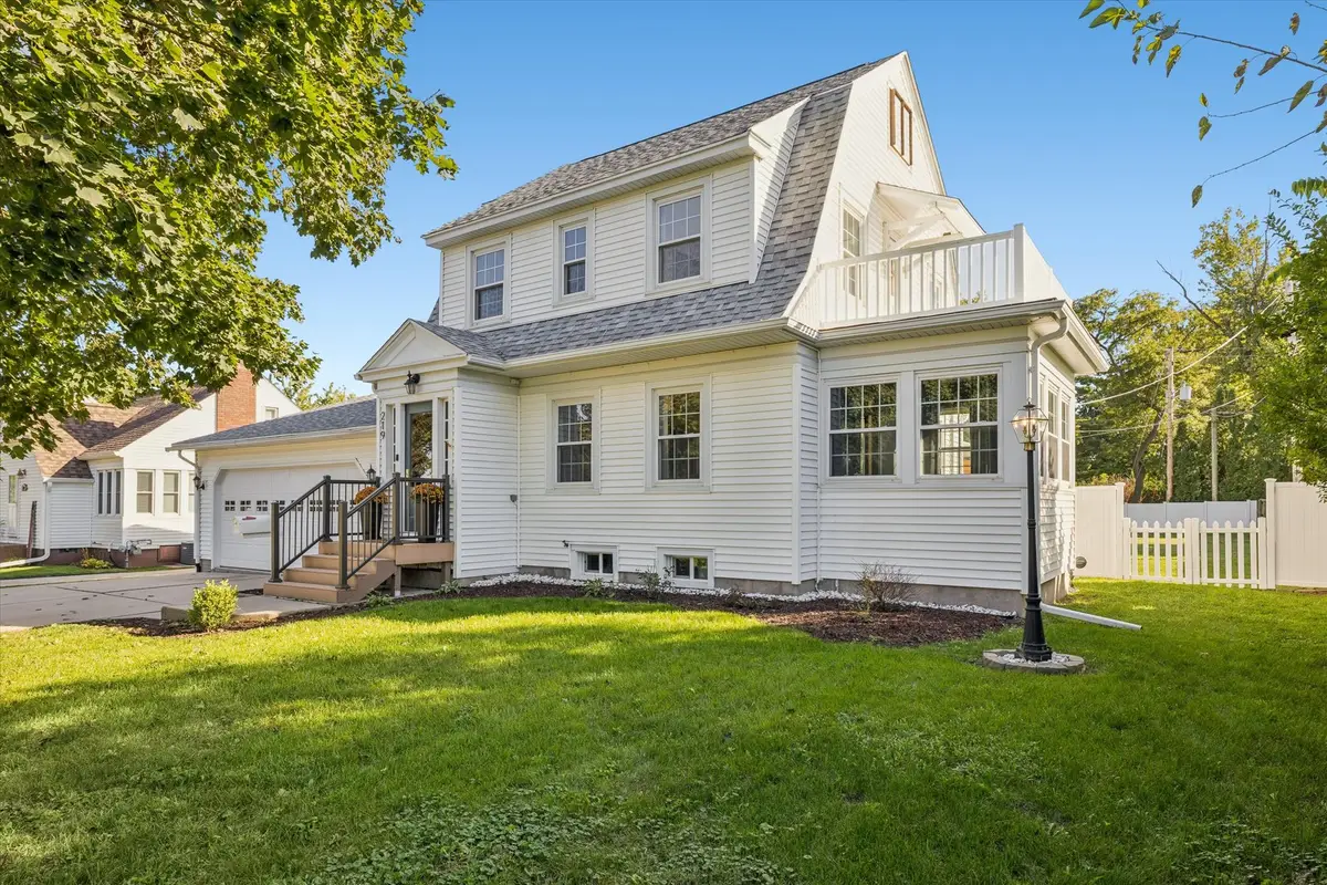 219 10th Street, De Witt, IA 52742 - #1