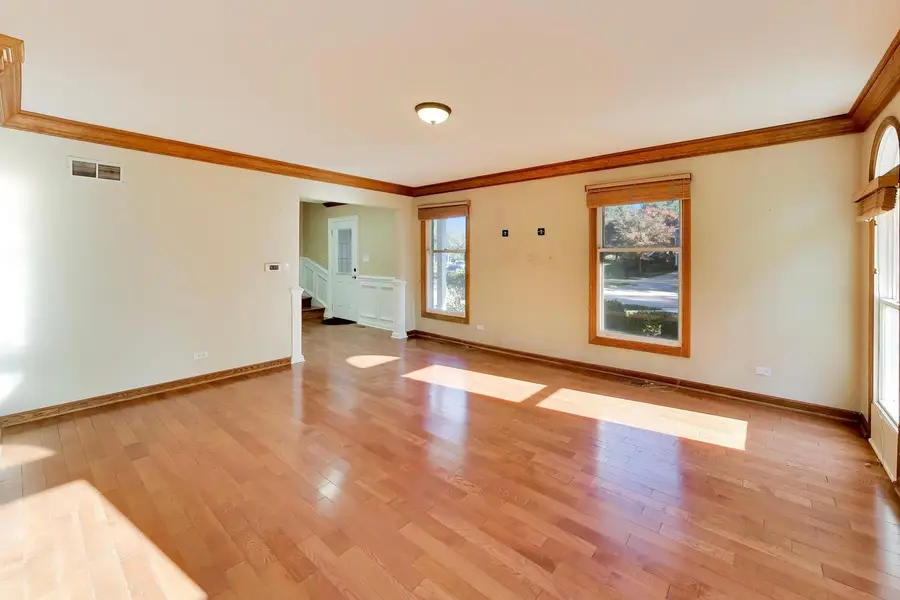 4230 Eisenhower Circle, Hoffman Estates, IL 60192 - #3