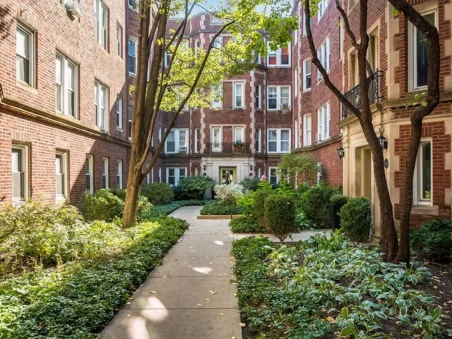 1411 W Farwell Avenue #K3, Chicago, IL 60626 - #3