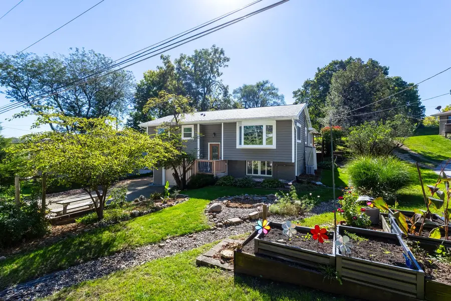 204 Chestnut Street, Le Claire, IA 52753 - #3