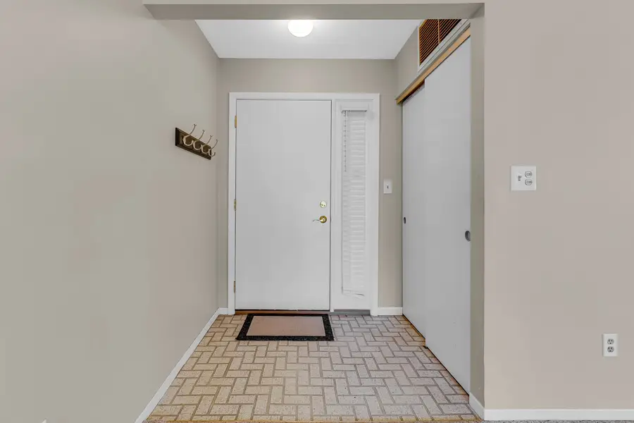 602 Devonshire Court, McHenry, IL 60050 - #3