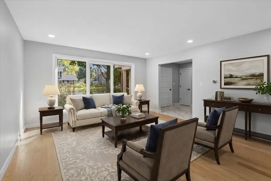 713 Dawes Street, Libertyville, IL 60048 - #2