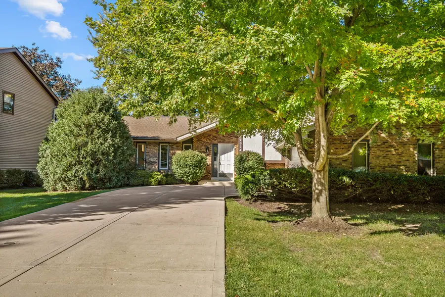 2924 Hickory Court, Woodridge, IL 60517 - #2