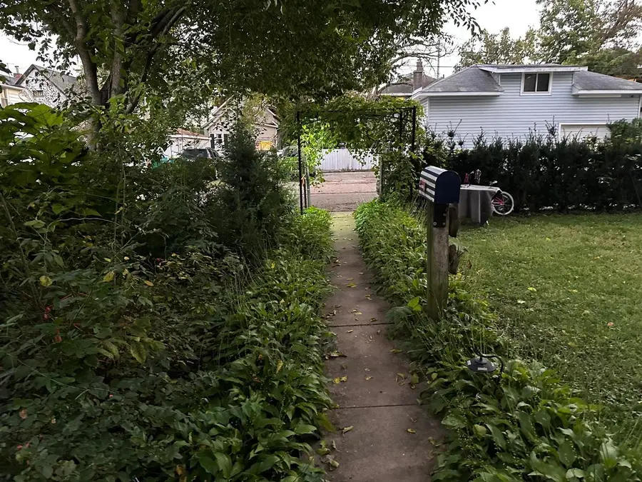 607 Richmond Street, Joliet, IL 60435 - #2