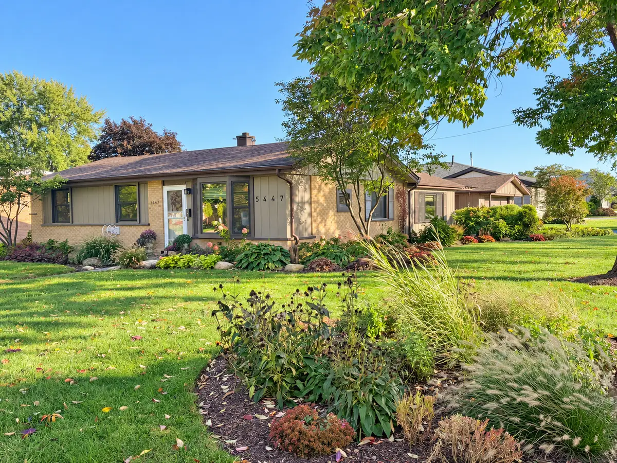 5447 131st Street, Crestwood, IL 60418 - #1
