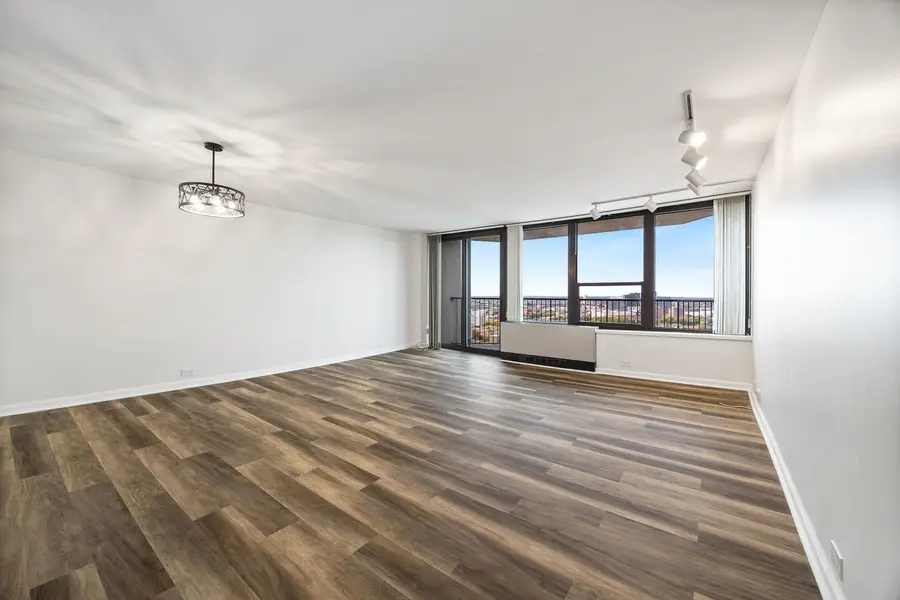 1560 N Sandburg Terrace #3011J, Chicago, IL 60610 - #3