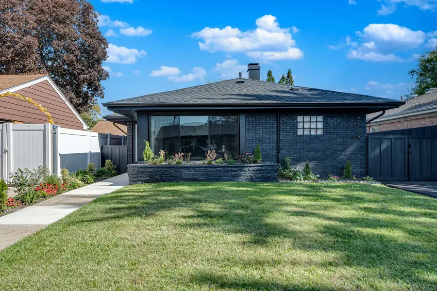 7715 S Kilpatrick Avenue, Chicago, IL 60652 - #2
