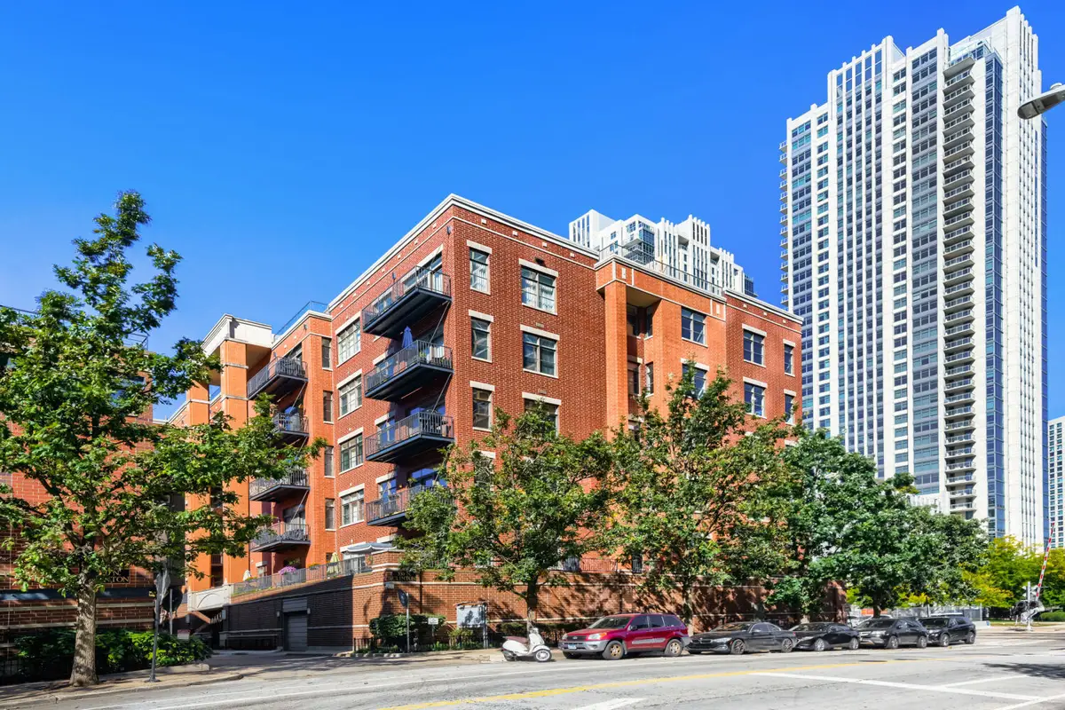 330 N Clinton Street #302, Chicago, IL 60661 - #1