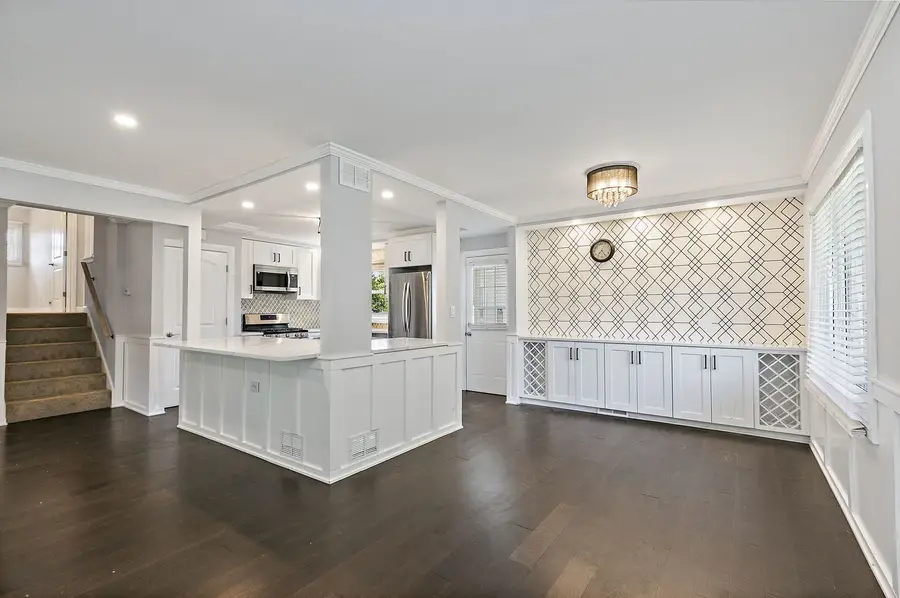 555 Lowden Avenue, Glen Ellyn, IL 60137 - #3
