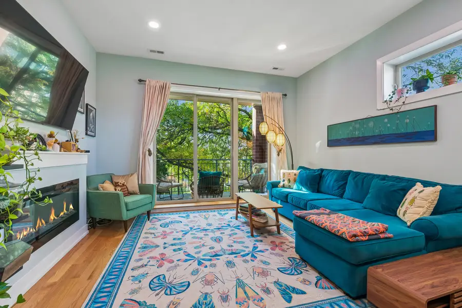 3708 W Cornelia Avenue #3W, Chicago, IL 60618 - #2