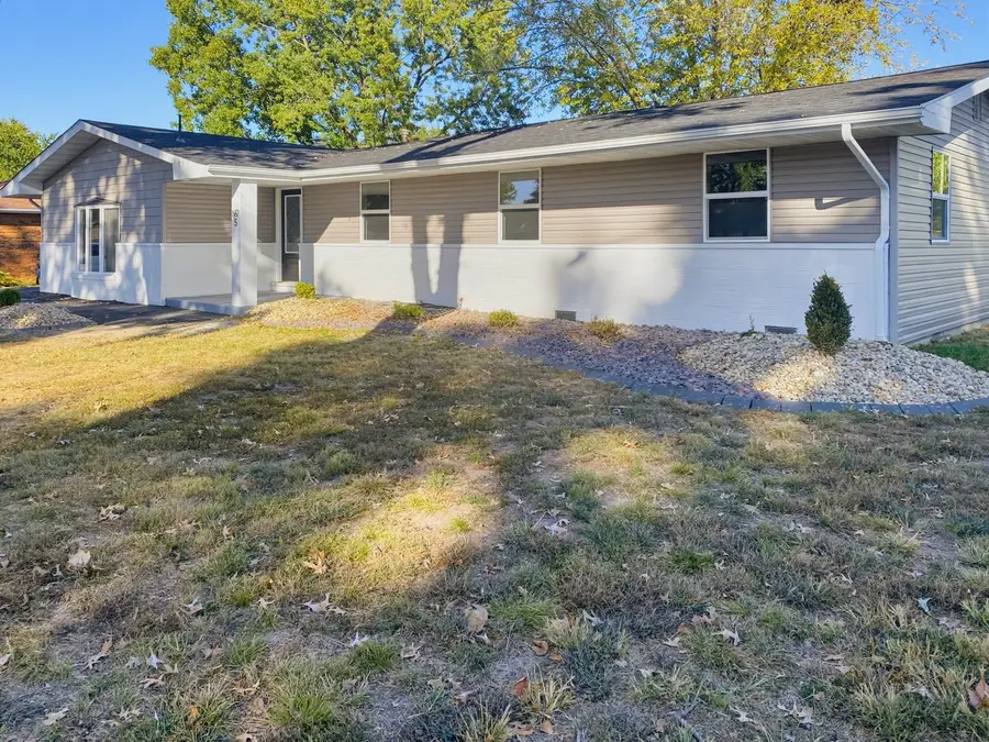 5 Bel Air Drive, Centralia, IL 62801 - #3