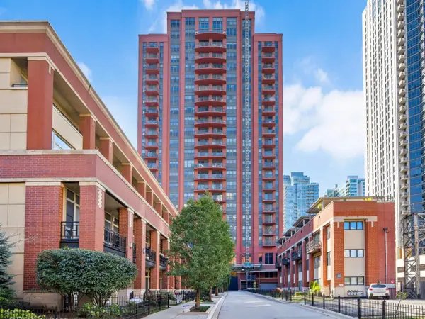 330 N Jefferson Street #402, Chicago, IL 60661