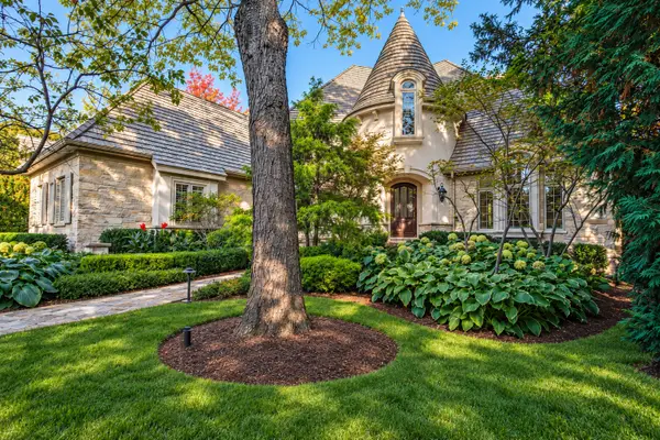 2313 Sheridan Road, Highland Park, IL 60035