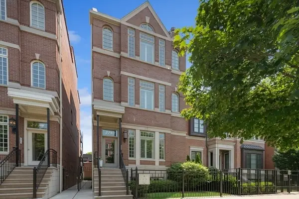 2743 N Lakewood Avenue #3, Chicago, IL 60614