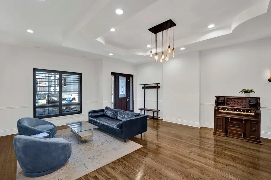 4627 S Saint Lawrence Avenue, Chicago, IL 60653 - #3