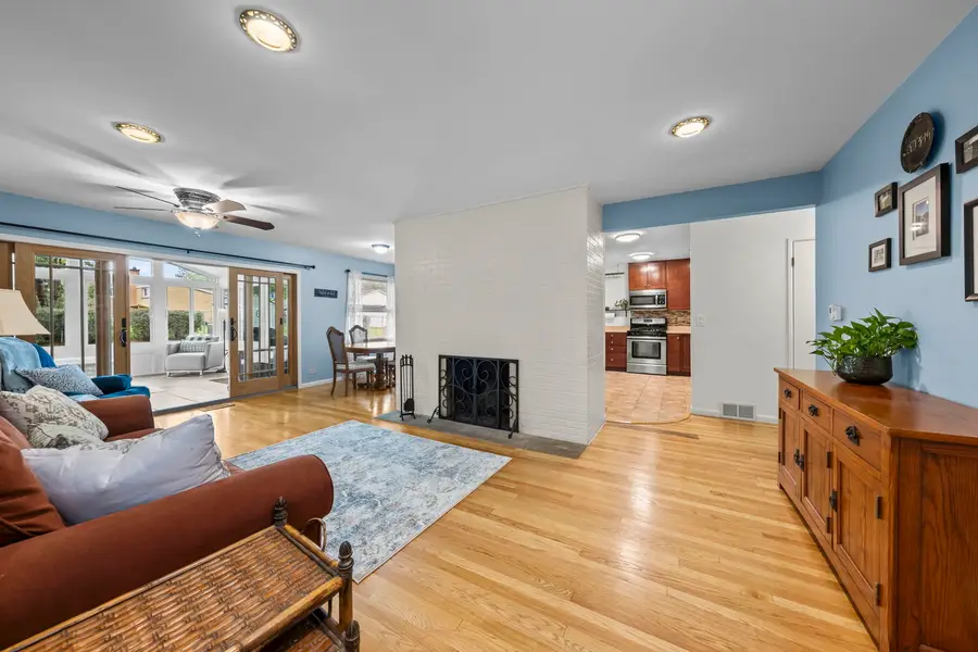 419 S Phelps Avenue, Arlington Heights, IL 60004 - #3