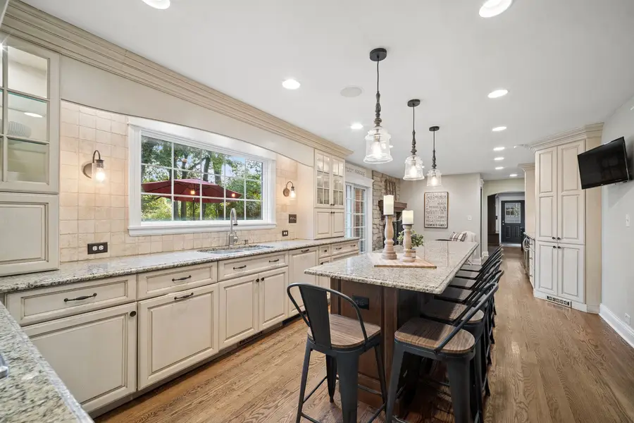 895 Ellynwood Drive, Glen Ellyn, IL 60137 - #3