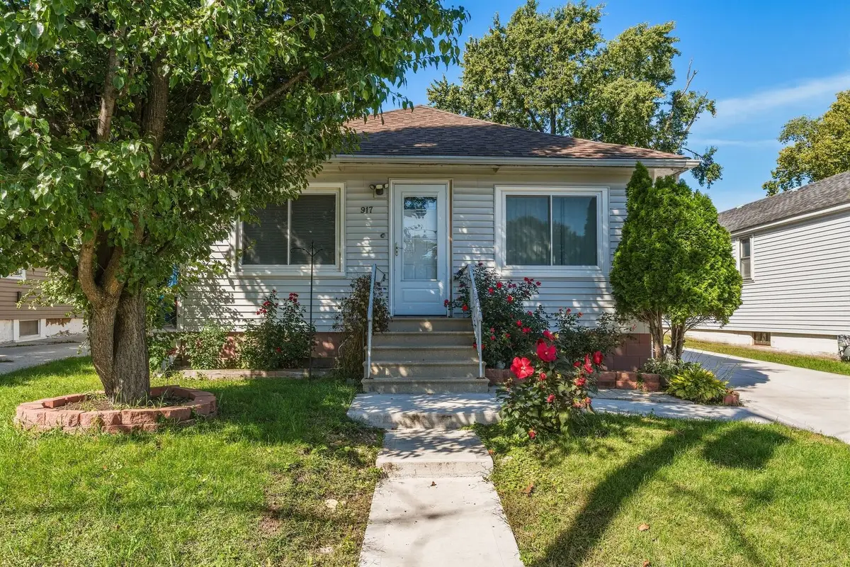 917 Mason Avenue, Aurora, IL 60506 - #1