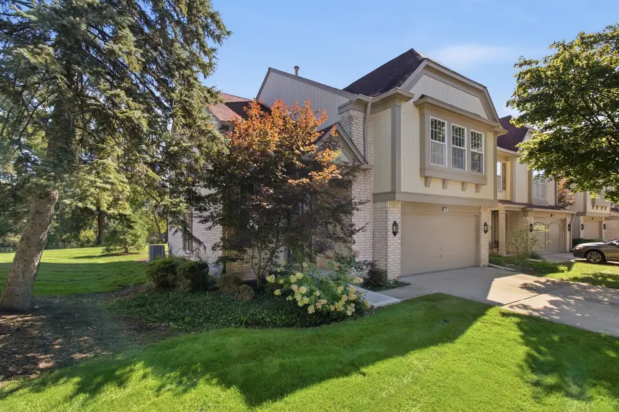 192 W Fox Hill Drive, Buffalo Grove, IL 60089 - #3