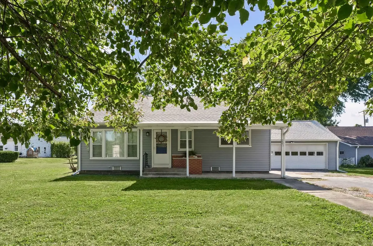 205 E Jefferson Street, Philo, IL 61864 - #1