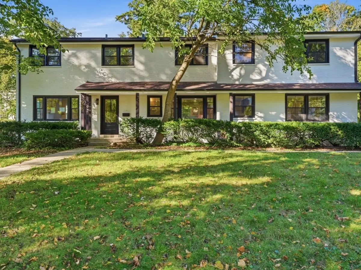 542 E Prospect Avenue, Lake Bluff, IL 60044 - #1