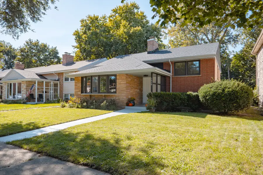7930 N Kenneth Avenue, Skokie, IL 60076 - #2