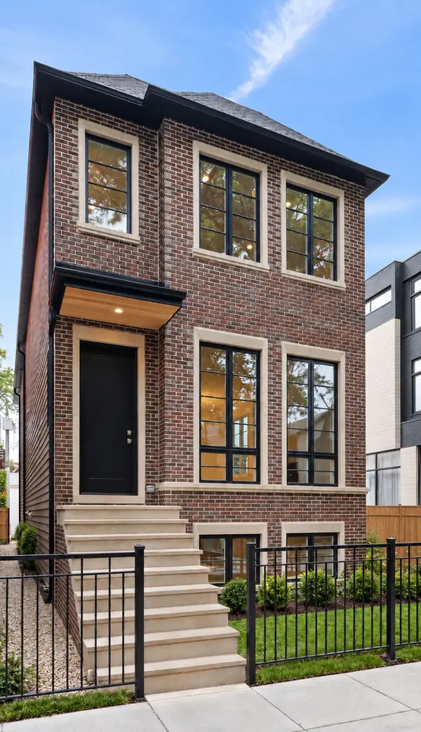 2238 N Wayne Avenue, Chicago, IL 60614