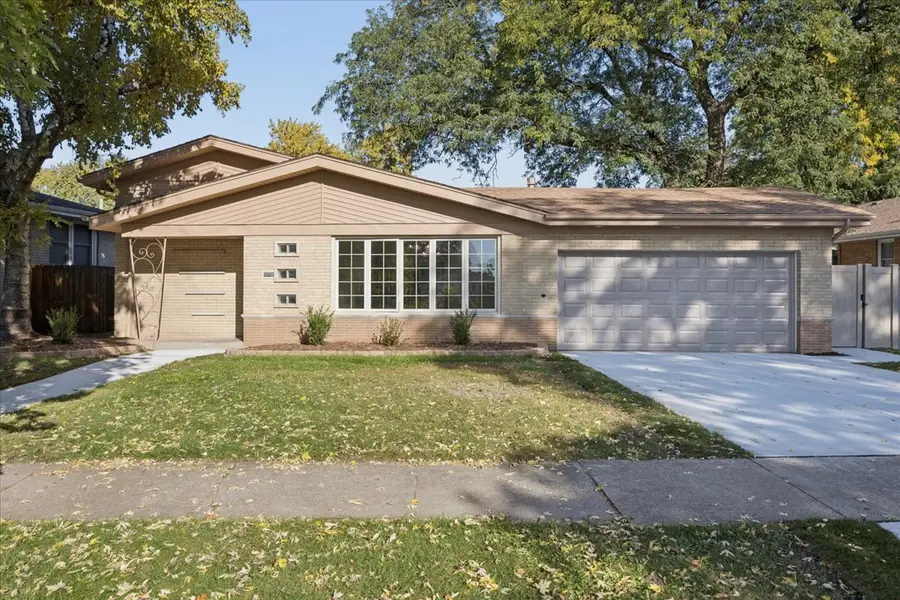 5504 Oak Center Drive, Oak Lawn, IL 60453 - #2
