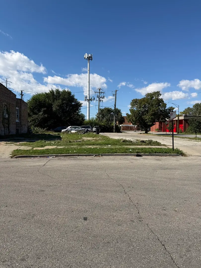 6700 S Eberhart Avenue, Chicago, IL 60637 - #1