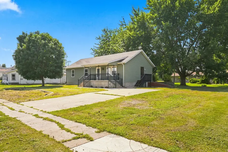 245 1st Street, Charlotte, IA 52731 - #2