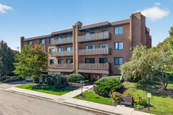 1795 Lake Cook Road #211, Highland Park, IL 60035