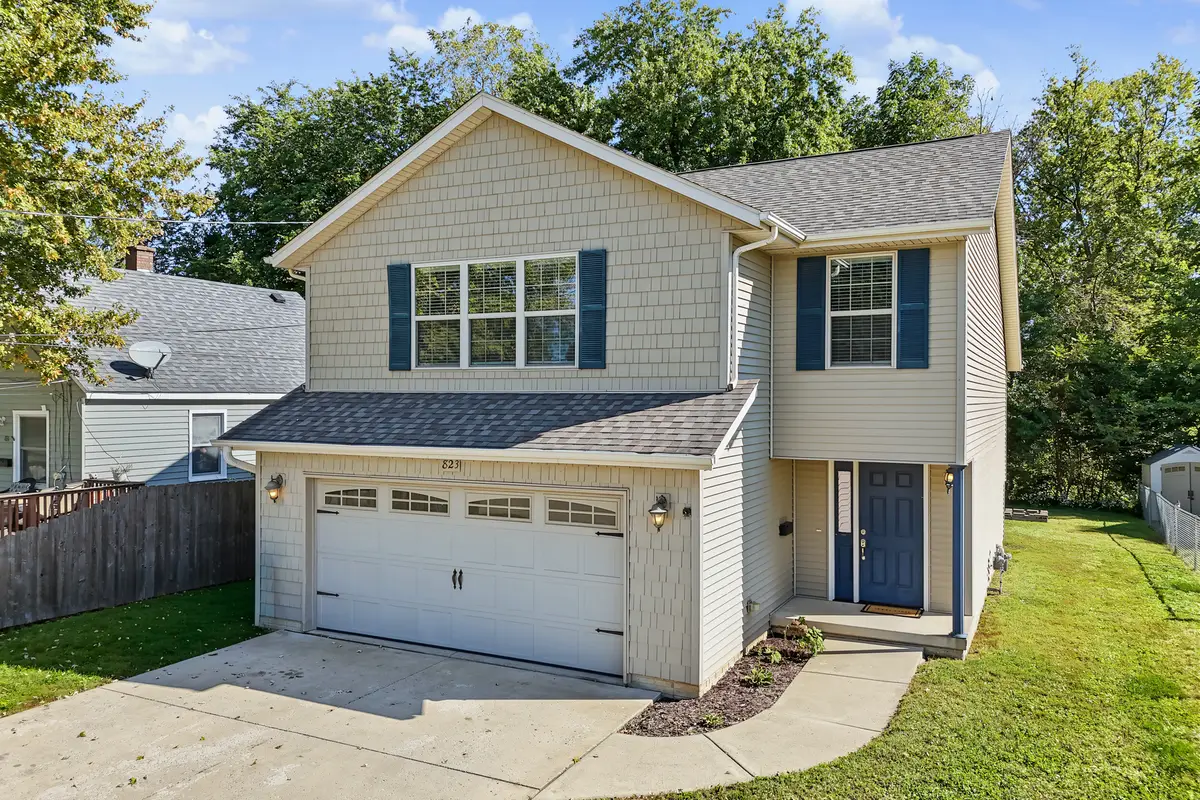 823 31st Street, Bettendorf, IA 52722 - #1